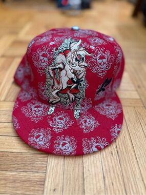 vintage Lot 29 Wile E. Coyote 7 3/8 fitted hat Y2K